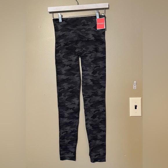 Spanx Look At Me Now Leggings NWT - Picture 3 of 8